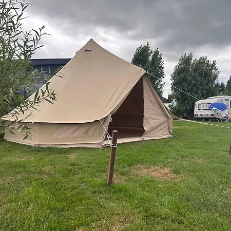 Campo de lujo Castlefest Bell Tent Warmond