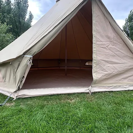 Castlefest Bell Tent 豪华帐篷